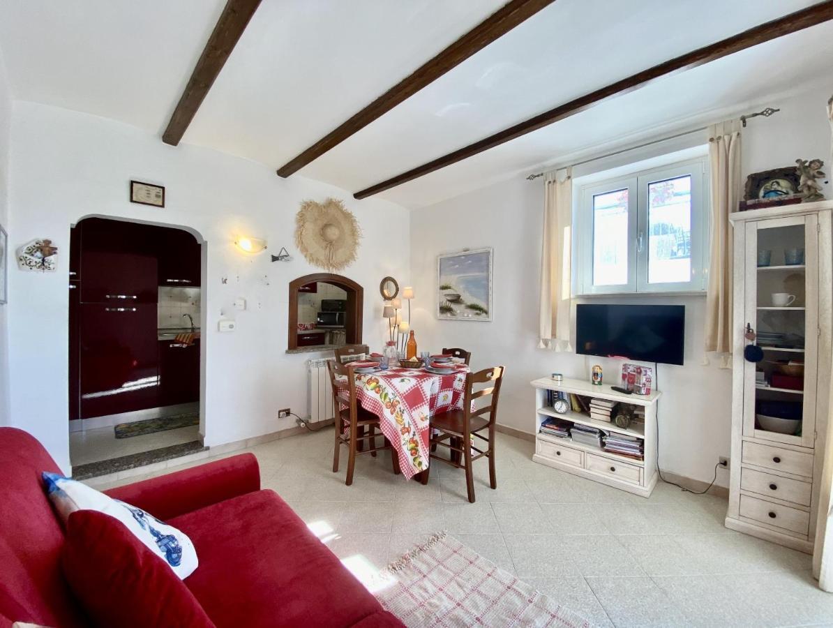 Holidaycasa Mike - Con Terrazzo Vista Mare สแปร์ลองกา ภายนอก รูปภาพ