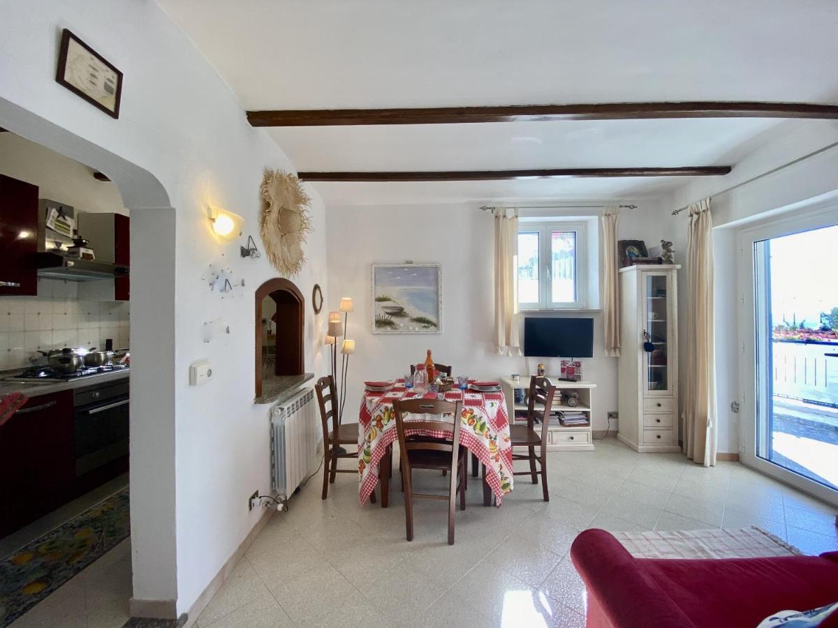 Holidaycasa Mike - Con Terrazzo Vista Mare สแปร์ลองกา ภายนอก รูปภาพ